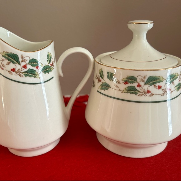 Holly Traditions Holly Pattern with Gold Trim Creamer and Sugar Bowl, Holiday - Picture 8 of 11